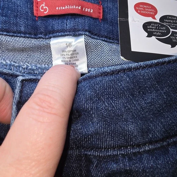 CB Women's Blue Denim Jeans The Secret Agent Collection, Capri Size 16 - Picture 3 of 7